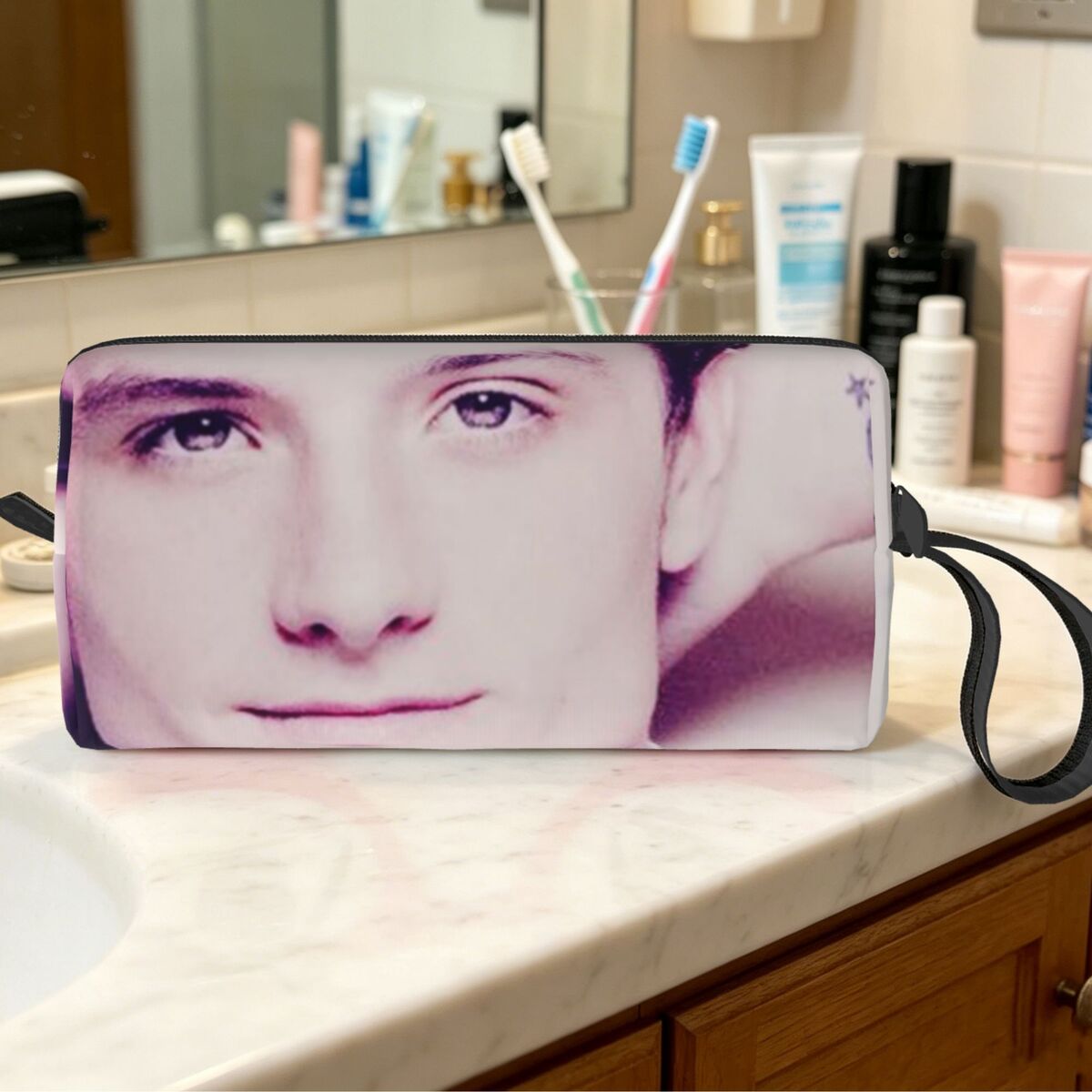 Josh Hutcherson Whistle Meme S - Beauty Makeup Songs 评论和价格